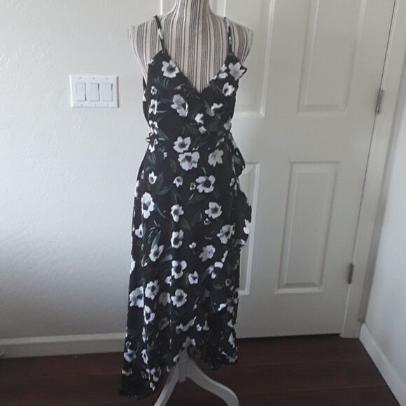 Bebe Floral Print Ruffle Hi-Lo Wrap Dress Cottage Core Feminine Festival Dress - Picture 7 of 12